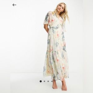 Hope & Ivy flutter sleeve wrap maxi dress in cream floral size 6